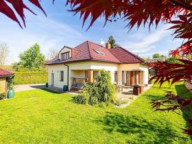Prodej rodinného domu, Praha - Lipence, U lip, 280 m2