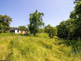 Prodej komerčního pozemku, Praha - Dolní Chabry, 10599 m2