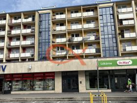 Prodej bytu 3+1, Vsetín, nám. Svobody, 72 m2