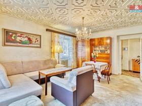 Prodej bytu 2+1, Ostrov, Komenského, 77 m2