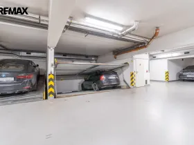 Prodej garážového stání, Praha - Libeň, Kašparovo náměstí, 12 m2