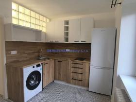 Pronájem bytu 1+1, Hradec Králové, Ladova, 25 m2