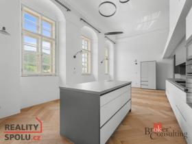 Prodej bytu 1+kk, Jince, Slavíkova, 71 m2