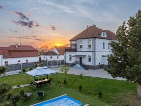 Prodej rodinného domu, Žatec - Záhoří, 382 m2