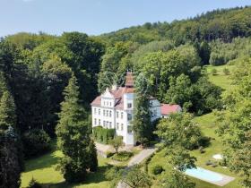 Prodej vily, Cvikov - Trávník, 1300 m2