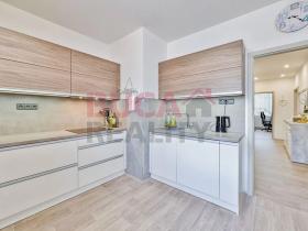Prodej bytu 5+1, Kaplice, Míru, 94 m2