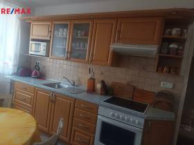 Prodej bytu 3+1, Ostrov, Luční, 78 m2