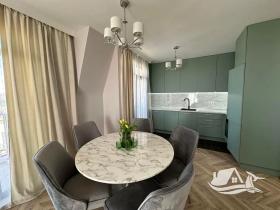 Prodej bytu 2+kk, Drač, Albánie, 67 m2