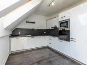 Prodej bytu 3+1, Nupaky, U Školky, 73 m2