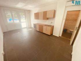 Pronájem obchodního prostoru, Pelhřimov, Dolnokubínská, 27 m2