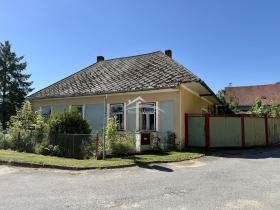 Prodej chalupy, Krasonice, 160 m2