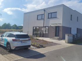 Prodej rodinného domu, Kladno - Dubí, Pechlátova, 353 m2