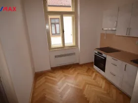 Pronájem bytu 1+1, Písek - Vnitřní Město, Chelčického, 31 m2