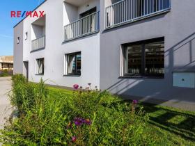 Prodej bytu 1+kk, Praha - Uhříněves, Douchova, 30 m2