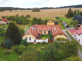 Prodej zemědělské usedlosti, Černovice - Vackov, 425 m2