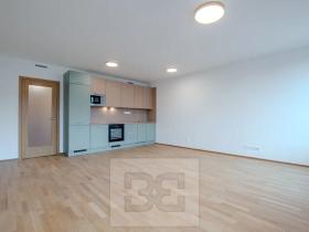 Prodej bytu 1+kk, Praha - Smíchov, Toyen, 39 m2