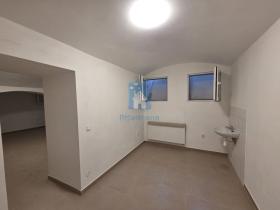 Pronájem obchodního prostoru, Plzeň, Černická, 22 m2