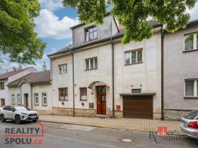 Prodej atypického bytu, Dvůr Králové nad Labem, Klazarova, 390 m2