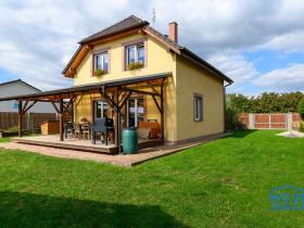 Prodej rodinného domu, Úherce, Luční, 122 m2