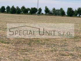 Prodej komerčního pozemku, Unhošť, tř. Dr. Beneše, 2208 m2