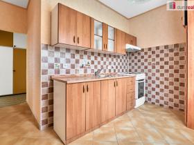 Prodej bytu 3+1, Hroznětín, Sídliště, 73 m2