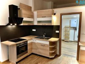 Pronájem bytu 1+1, Třebíč, Karlovo nám., 57 m2