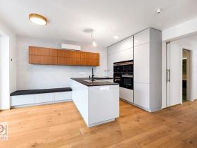 Pronájem bytu 3+kk, České Budějovice, Rudolfovská tř., 72 m2