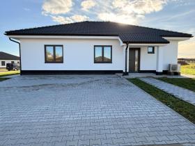 Prodej rodinného domu, Sopřeč, 140 m2