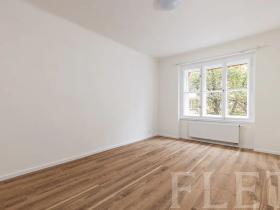 Pronájem bytu 2+1, Praha - Holešovice, Tusarova, 69 m2