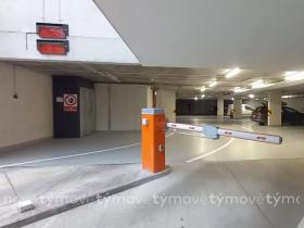 Pronájem garážového stání, Pardubice, Smilova, 12 m2