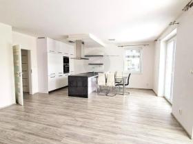 Pronájem rodinného domu, Přerov nad Labem, 134 m2