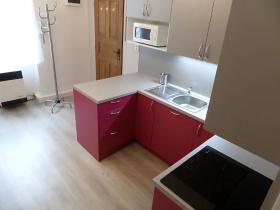 Pronájem bytu 2+kk, Praha, Plzeňská, 44 m2