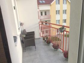 Pronájem bytu 2+kk, Břeclav, Kpt. Jaroše, 72 m2