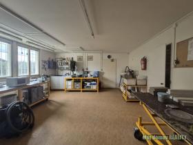 Pronájem výrobních prostor, Světice, V Zahradách, 250 m2