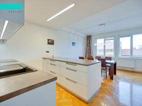 Pronájem bytu 3+1, Olomouc, Dolní náměstí, 100 m2