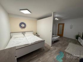 Pronájem bytu 2+kk, Zvěrotice, 50 m2