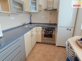 Pronájem bytu 2+1, Židlochovice, náměstí Míru, 51 m2