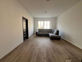 Pronájem bytu 2+1, Kladno, Poštovní náměstí, 68 m2