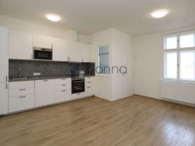 Pronájem bytu 2+kk, Praha, Rumunská, 62 m2