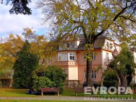 Prodej bytu 2+1, Nový Bor, Palackého náměstí, 67 m2