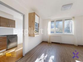 Pronájem bytu 1+1, Zlín, Hluboká, 39 m2