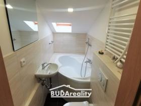 Pronájem bytu 1+kk, Zlín, Štefánikova, 28 m2