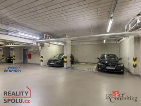 Prodej garážového stání, Brno - Královo Pole, Mojmírovo náměstí, 13 m2