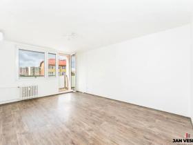 Prodej bytu 3+1, Praha - Horní Počernice, Lhotská, 73 m2