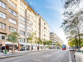 Pronájem bytu 1+kk, Praha - Holešovice, Komunardů, 34 m2