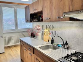 Prodej bytu 3+1, Uherské Hradiště, Na Rybníku, 73 m2