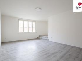 Prodej bytu 2+1, Jimramov, náměstí Jana Karafiáta, 74 m2