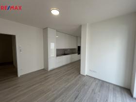 Prodej bytu 2+kk, Zlín, Tyršovo nábřeží, 66 m2