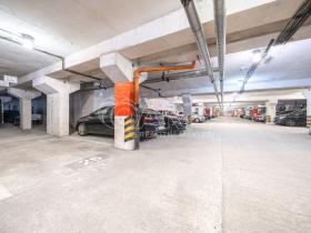 Pronájem garážového stání, Praha - Kamýk, Růženínská, 11 m2