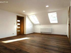 Prodej bytu 3+kk, Týnec nad Labem, Masarykovo náměstí, 68 m2